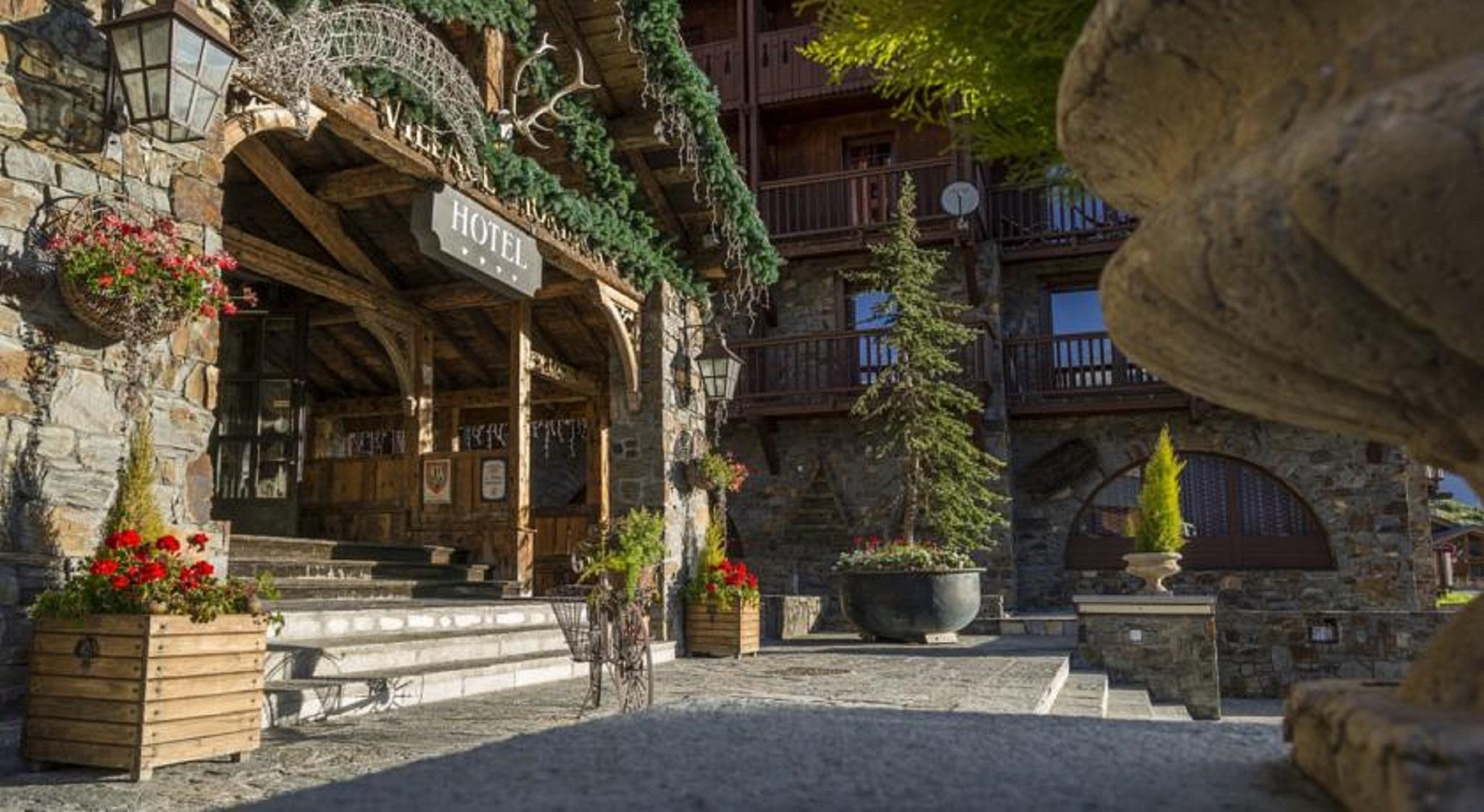 Hotel Village Montana By Les Etincelles Tignes Exteriör bild